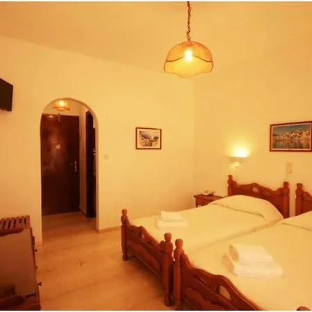Atlantis Hotel 2*