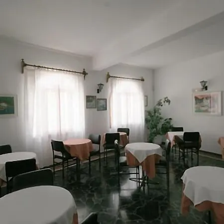 Hotel Atlantis Naousa (Paros)