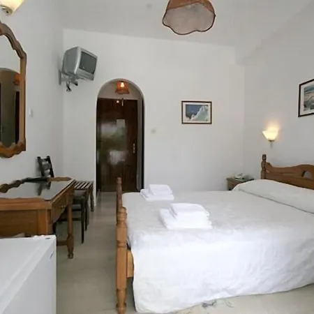 Meros, Santikos Collection Hotel