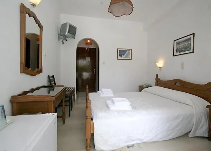 Meros, Santikos Collection Hotel